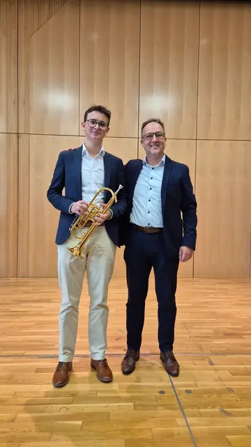 Jakob Kienbacher mit seinem Lehrer Manfred Schott | Foto: Kienbacher