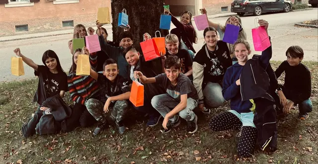 Zum Schluss gab es noch geschmackvolle Präsente vom "Bio-Platzl" für die Schülerinnen und Schüler der Mittelschule Deutschlandsberg. | Foto: Mittelschule Deutschlandsberg