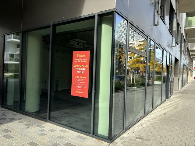 Am 4. Oktober schloss die Tchibo-Filiale, gegenüber eröffnet dafür eine neue Bäckerei.  | Foto: Luca Arztmann/MeinBezirk