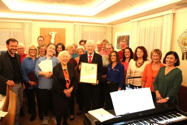 Gemeinde und Verein würdigen das jahrzehntelange Wirken von Othmar Wessiack | Foto: COV