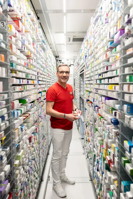 Das riesige Warenlager umfasst rund 6.500 verschiedene Artikel. | Foto: Erblehner