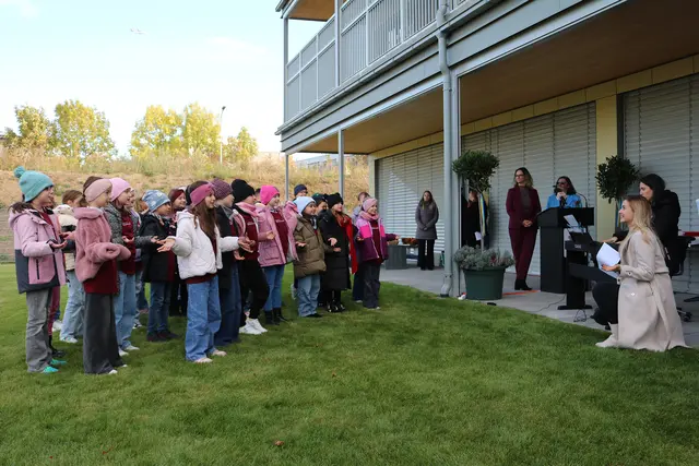 Kinder der Kindergartengruppe sorgten mit ihrer Aufführung für Begeisterung beim Eröffnungsevent.