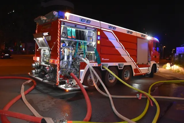 Ein Video zeugt von einem Fahrzeugbrand. (Symbolfoto) | Foto: Berufsfeuerwehr Wien