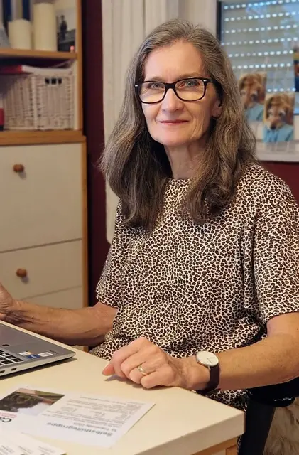 Heide Putz leitet die Caritas-Selbsthilfegruppe für Trauernde.
 | Foto: Caritas OÖ