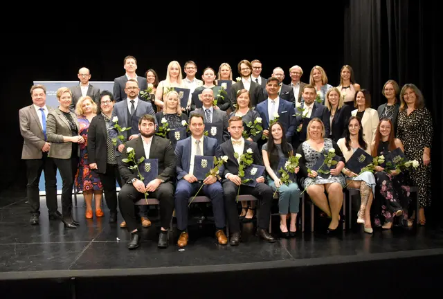 In Horn feierten 22 Absolventen ihren erfolgreichen Abschluss der Ausbildung zur Operationstechnischen Assistenz (OTA) an der Schule für Gesundheits- und Krankenpflege. | Foto: Landesklinikum Horn