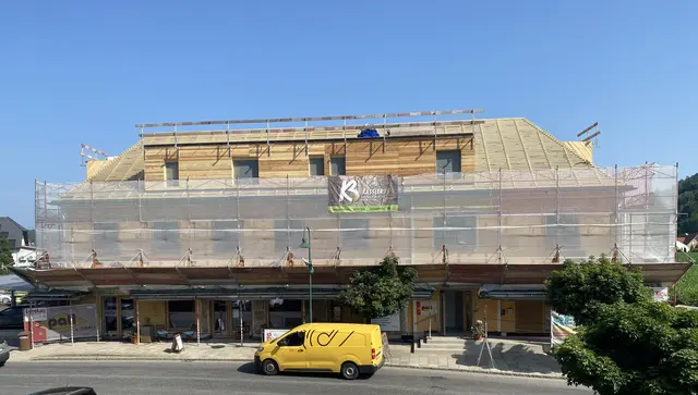 Das alte Haus im wurde umfassend saniert und bietet nun Wohnungen und Geschäftsflächen mitten im Zentrum. | Foto: Marktgemeinde Großklein