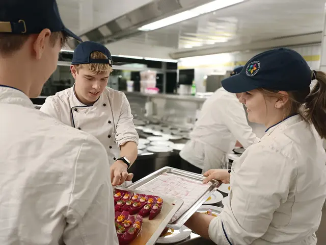 Das junge Küchenteam gab alles und versorgte die Gäste bestens.  | Foto: ZTS