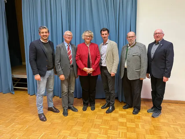 LGF Wolfgang Zimmermann, BO Karl Demmer, Obfrau Helga Ebner, LAbg. Bgm. René Lobner, LGF a.D. Walter Hansy und TBO Ferdinand Fürhacker. | Foto: Helga Ebner