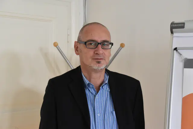 Andreas Pollak hebt hervor, dass ohne dem Gesundheitszentrum ein wichtiges, kostenloses Gesundheitsangebot verloren gehe. | Foto: Lukas Ipirotis/MeinBezirk