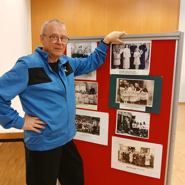 Von Trümmern zu Träumen. Ausstellung im Pfarrzentrum Pabneukirchen. Robert Zinterhof. | Foto: Zinterhof