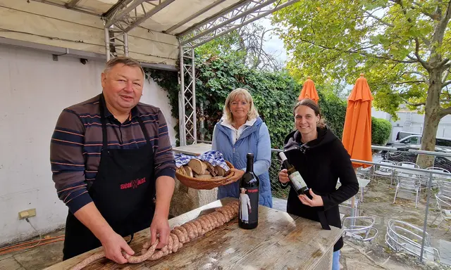 Regionale Spezialitäten von "The Butcher" Hans Schwarz und Musik von "Die jungen Wulkataler" sowie den Polka Beatles gab es beim Sautanztfestival. | Foto: Stadgemeinde Neusiedl am See