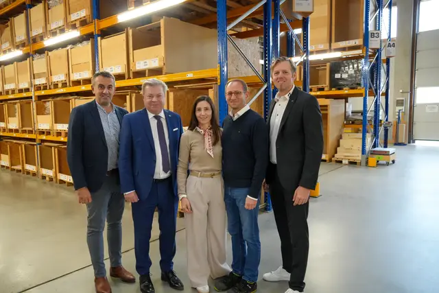 Bürgermeister von Karlstetten Thomas Kraushofer, Abgeordneter zum Nationalrat WBNÖ Direktor Harald Servus, Maria und Karl Winkler sowie WBNÖ Gemeindegruppenobmann Thomas Fessel. | Foto: WBNÖ