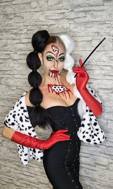 Zu Halloween verwandelt sich die schöne Miss Europe Beatrice Turin heuer in die schaurige Cruella de Vil. | Foto: Turin