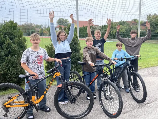 Die 3a der NMS Grafenegg ist klimafit. Am Bild: Laurenz Kreuzhuber, Sophia Innerlohninger, Niklas Widemann, Tobias Stütz, Xaver Engelbrecht, Nisar Asani. | Foto: NMS Grafenegg