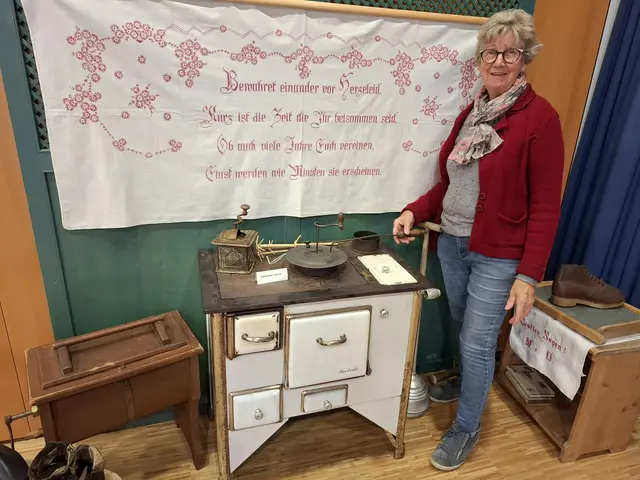 Von Trümmern zu Träumen. Ausstellung. Christine Hochstöger.  | Foto: Zinterhof