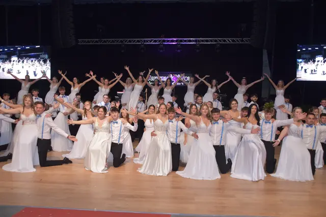 Eine wunderbare Polonaise eröffnete den Ball. | Foto: Michael Strini