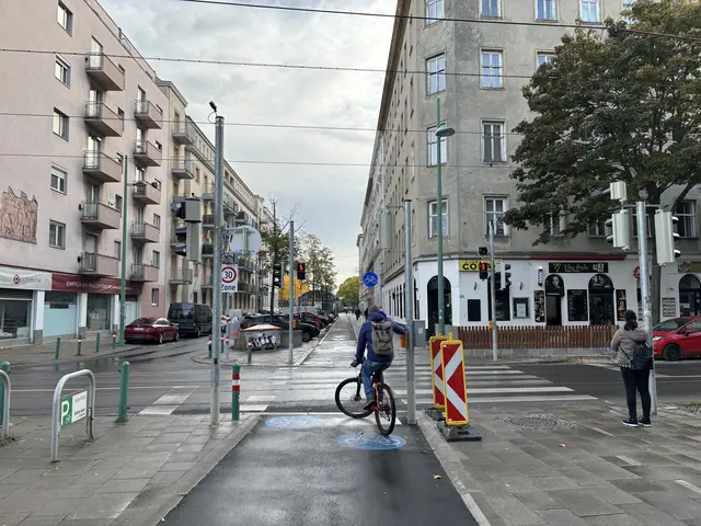 Die Kreuzung an der Klosterneuburger / Leipziger Straße soll nun sicherer sein. Für Radfahrerinnen und Radfahrer sowie Fußgängerinnen und Fußgänger wurde eine Ampelanlage installiert. | Foto: Matthias Pandrea/MeinBezirk