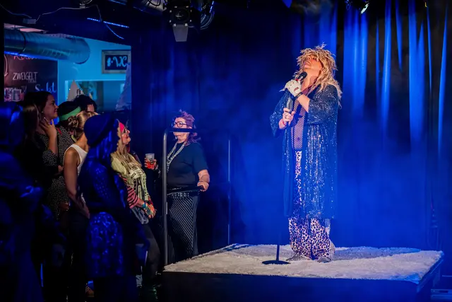 Club Oberon 2: die bunte Party geht im Off-Theater in Gnigl in die nächste Runde.  | Foto: Taro Ebihara