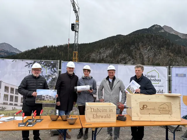 Erinnerungen an die Bauzeit wurden für die Nachwelt zusammengestellt und im Fundament deponiert. | Foto: MeinBezirk/Günther Reichel