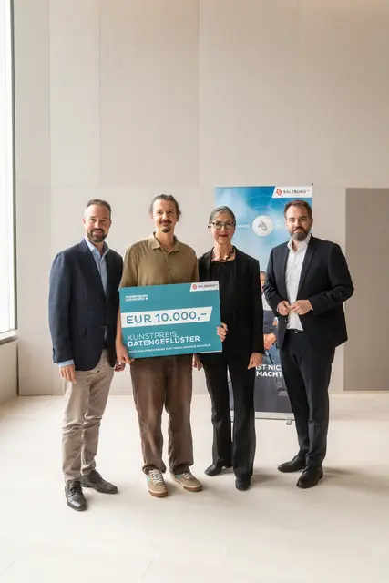 LHStv. Stefan Schnöll, Preisträger Lukas Stangl, Elisabeth Gutjahr, Rektorin der Universität Mozarteum Salzburg und Michale Baminger, CEO der Salzburg AG | Foto: Salzburg AG/Bosnjak