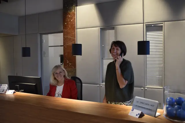 Mit 94 Prozent Mitarbeiterzufriedenheit liegt die EMCO-Privatklinik deutlich über dem Durchschnitt.  | Foto: Theresa Vogl