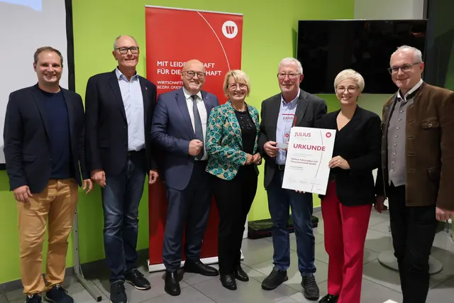 ÖVP Grieskirchen Bezirksgeschäftsführer Gerald Nussbichler, Wirtschaftsbund-Obmann Thomas Wimleitner (ÖVP), Nationalratabgeordneter Laurenz Pöttinger (ÖVP), Bürgermeisterin Maria Pachner (ÖVP), Geschäftsführer Thomas Gföllner, Wirtschaftskammer Präsidentin Doris Hummer (ÖVP), Landtagsabgeordneter Günther Baschinger (ÖVP)