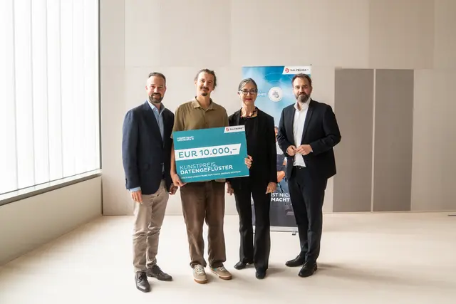 LHStv. Stefan Schnöll, Preisträger Lukas Stangl, Elisabeth Gutjahr, Rektorin der Universität Mozarteum Salzburg und Michale Baminger, CEO der Salzburg AG | Foto: Salzburg AG/Bosnjak