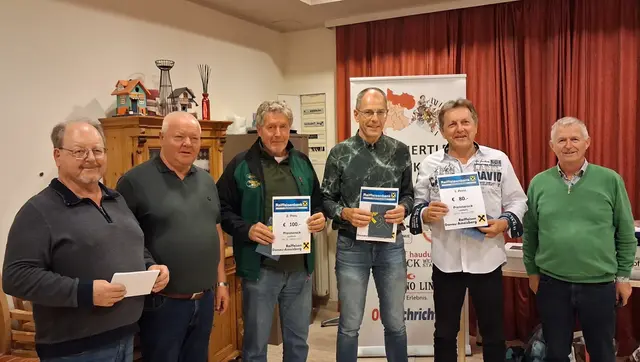 Die Sieger des Preistarock-Turnieres: (v.l.) Josef Kasper, Hermann Bruckmüller, Rudolf Manzenreiter (2. Platz), Martin Weidinger (1. Platz), Helmut Tetmann (3. Platz) und Hubert Schinkinger, Obmann des Seniorenbundes Lembach. | Foto: SB Lembach
