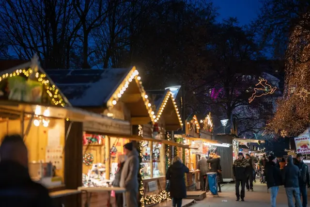 Vom 23. November bis zum 24. Dezember sind die Christkindlmärkte im Volksgarten und am Hauptplatz geöffnet.  | Foto: Christoph Mühlböck