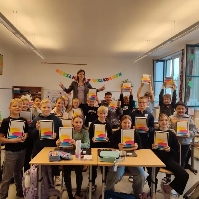 An der NMS Drosendorf durften die Erstklässler stolz ihre neuen I-Pads in Empfang nehmen. | Foto: NMS Drosendorf