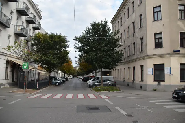 Als erste fahrradfreundliche Straße Wiens bietet die Hasnerstraße seit 2012 eine verkehrsberuhigte Alternative zur Thaliastraße. | Foto: Lukas Ipirotis/MeinBezirk