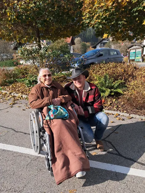 MeinBezirk-Redakteur Dominik Lach durfte einen Tag mit dem Besuchsdienst verbringen. | Foto: MeinBezirk/Dominik Lach