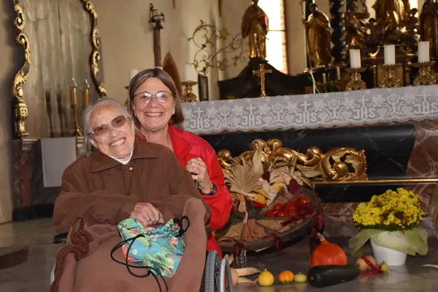 Der Tag mit Frau Brunner startete in der Kirche und dem Entzünden einer Kerze | Foto: MeinBezirk/Dominik Lach