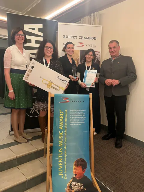 Katrin Fraiß, Michaela Gasser, Pia Rödl, Petra Herzog, Erich Riegler | Foto: Musikverein Michelhausen