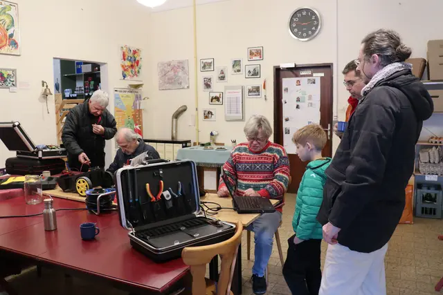 Jung und Alt besuchten das Reparaturcafé in Unter Purkersdorf