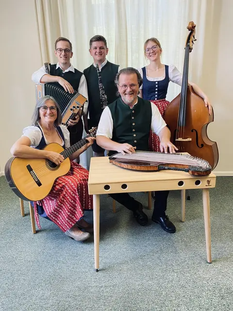 Bei „Zaumgspüt im Kurhaus" wird auch die Krenslehnermusi auftreten. | Foto: Krenslehnermusi