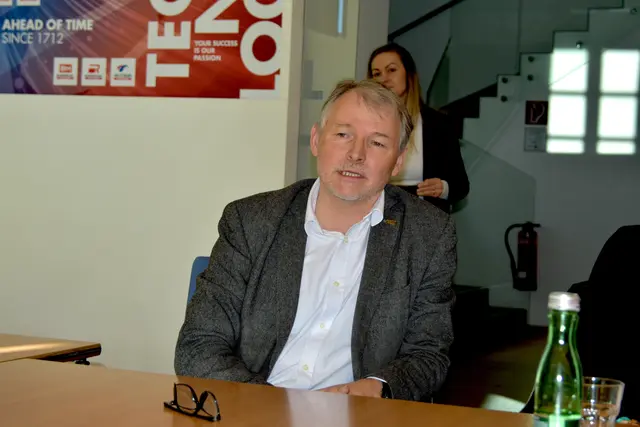 Direktor der HTL Weiz, Gottfried Purkarthofer, ist stolz über das MINT-Gütesiegel seiner Schule. | Foto: MeinBezirk/Helmut Riedl