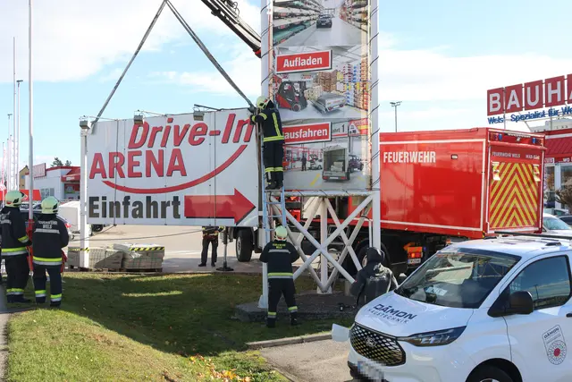 Der Wetterumschwung und Sturmtief "Joshua" machten es den Einsatzkräften in der Region Wels nicht einfach. | Foto: laumat.at