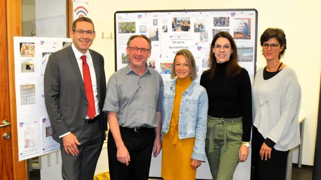 (v. l.n.r.): Bürgermeister Ing. Markus Vogl, BFI-Steyr-Leiter Ing. Maximilian Bürstmayr, Projektleiterin Mag.a Daniela Neudorfer, Handlungsbevollmächtigte des BFI OÖ Mag.a Johanna Henzinger sowie regionale Koordinatorin Mag.a Karin Maresch | Foto: Peter Michael Röck