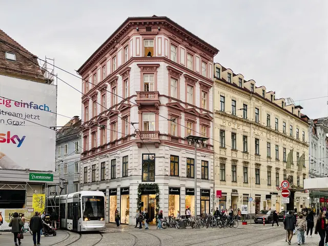 Eine Fassade im Stil des Historismus und als Standort für das Modegeschäft Hämmerle: So präsentiert sich die Sackstraße 1 heute. | Foto: MeinBezirk/Andreas Strick