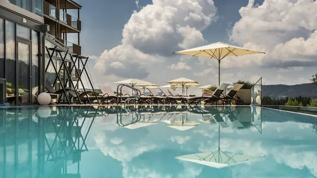 Auch der Außenpool beim Dorfhotel Fasching überzeugte.  | Foto: Dorfhotel Fasching_G.A. Service GmbH_Mühlbacher