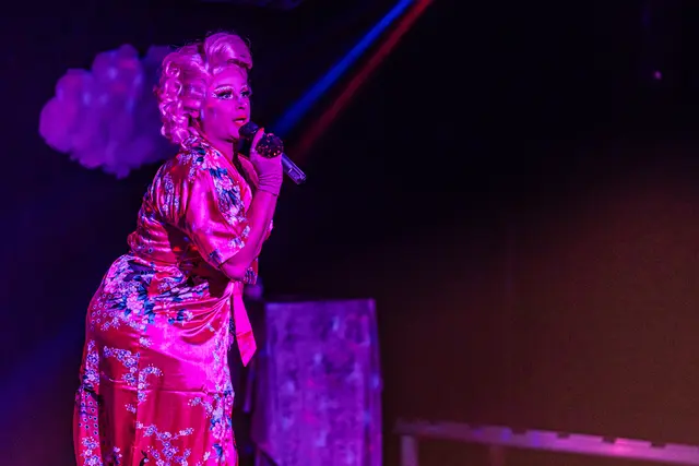 Auch Gigi La Pajette spielt beim Stück "Club Oberon 1" mit. | Foto: Off Theater/Taro Ebihara