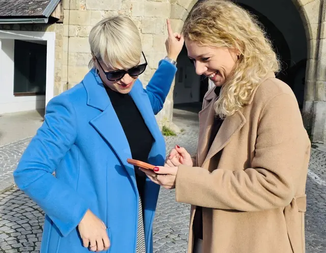 Von links: Katharina Rotschne (Stadtmarketing), Vizebürgermeisterin Johanna Jachs. | Foto: Stadtmarketing Freistadt