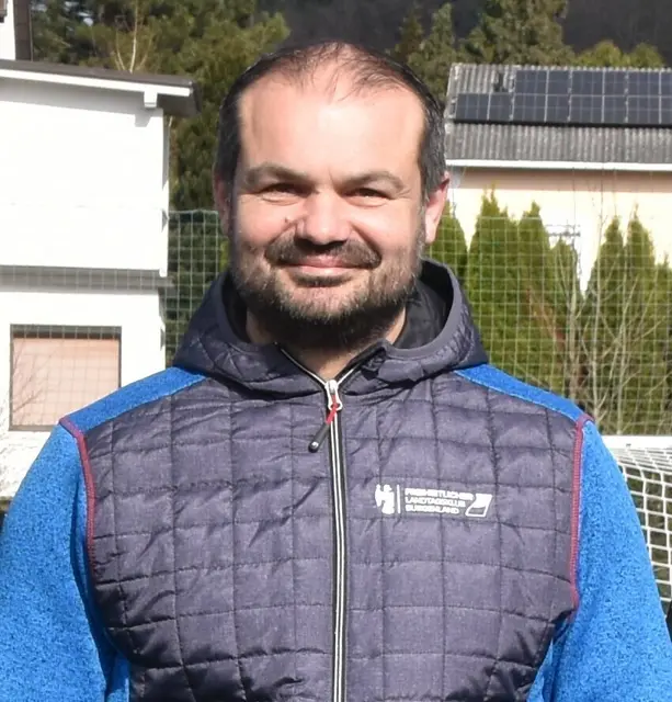 Landtagsabgeordneter Markus Wiesler (FPÖ) appelliert mehr burgenländischen Wein zu genießen. | Foto: Michael Strini