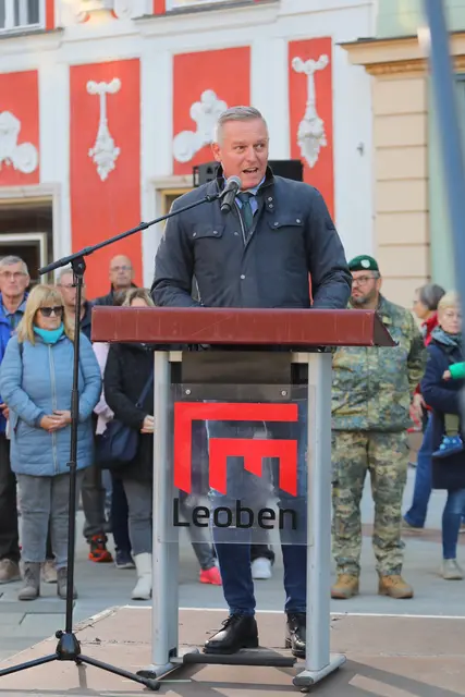 Landeshauptmann Mario Kunasek sprach den Einsatzorganisationen seinen tief empfundenen Dank aus. | Foto: Armin Russold