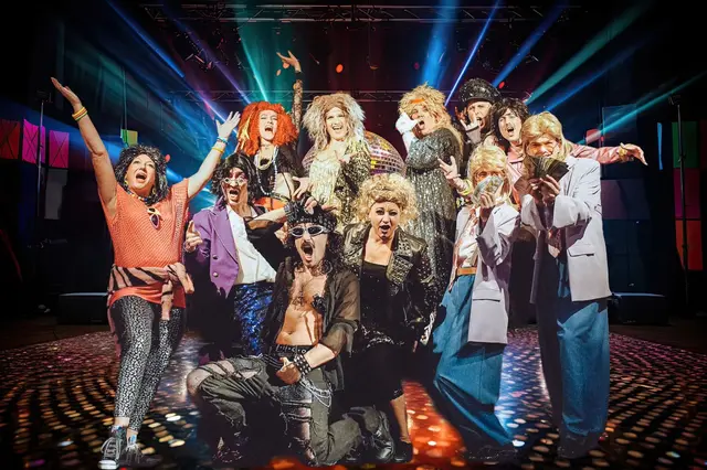 Club Oberon 2: die bunte Party geht im Off-Theater in Gnigl in die nächste Runde.  | Foto: Mike Steinbacher