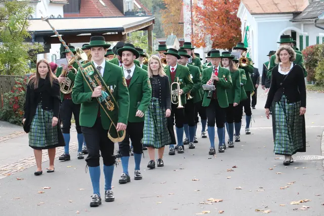 Einmarsch der Marktmusikkapelle Hitzendorf zur Flaggenparade | Foto: Edith Ertl