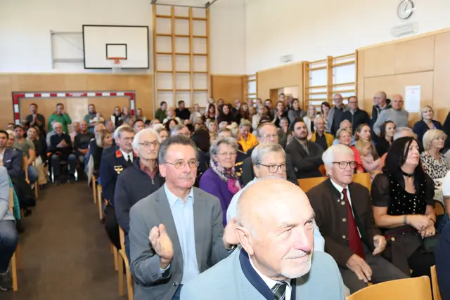 Der Turnsaal im neuen Bildungszentrum war voll. | Foto: MeinBezirk.at