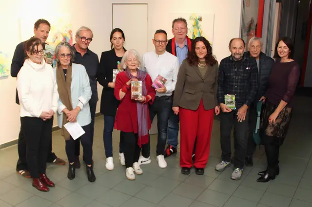 Autorinnen und Autoren kamen zum Verlagsfest - "33 Jahre edition lex liszt 12" ins OHO und präsentierten ihre neuesten Werke.  | Foto: Peter Seper