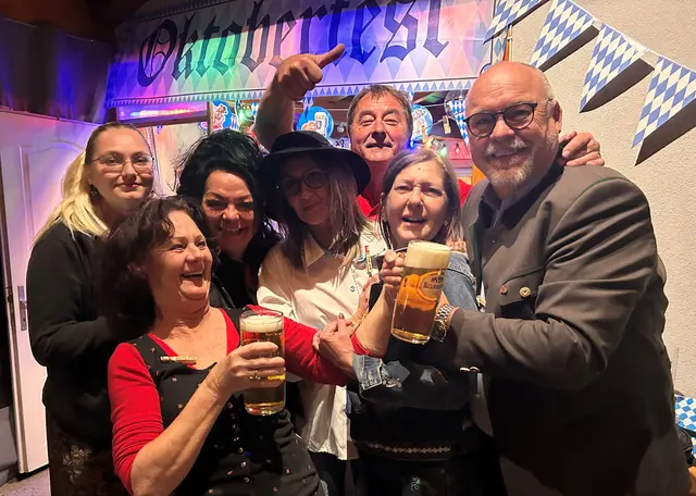 Gerald Grebenjak, Martina und Dietmar Riegelnik (vo rechts, Inge Kassl ( 3. vo links)